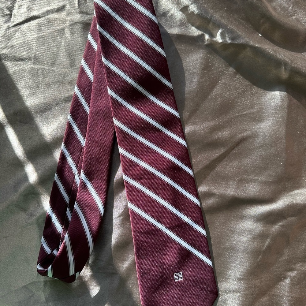 Givenchy‎ tie